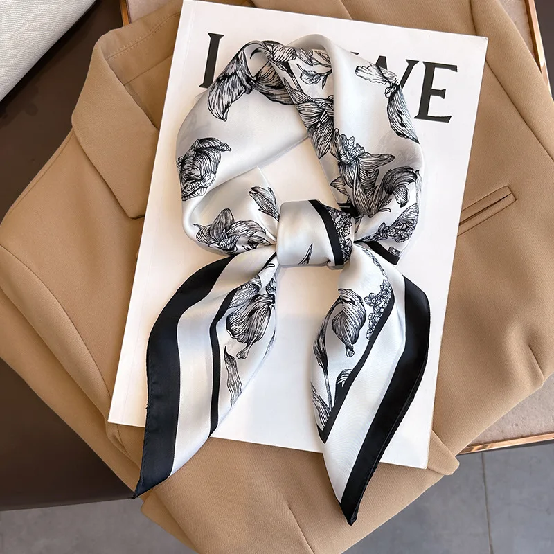 Foulard Carré à Imprimé Floral - Silk Neck Scarf avis et prix